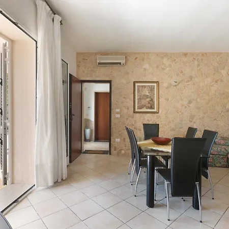 Apartment In Michelle By Barbarhouse Porto Cesareo